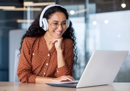 چرا Touchstone انتخاب مناسبی برای Natural Listening است؟